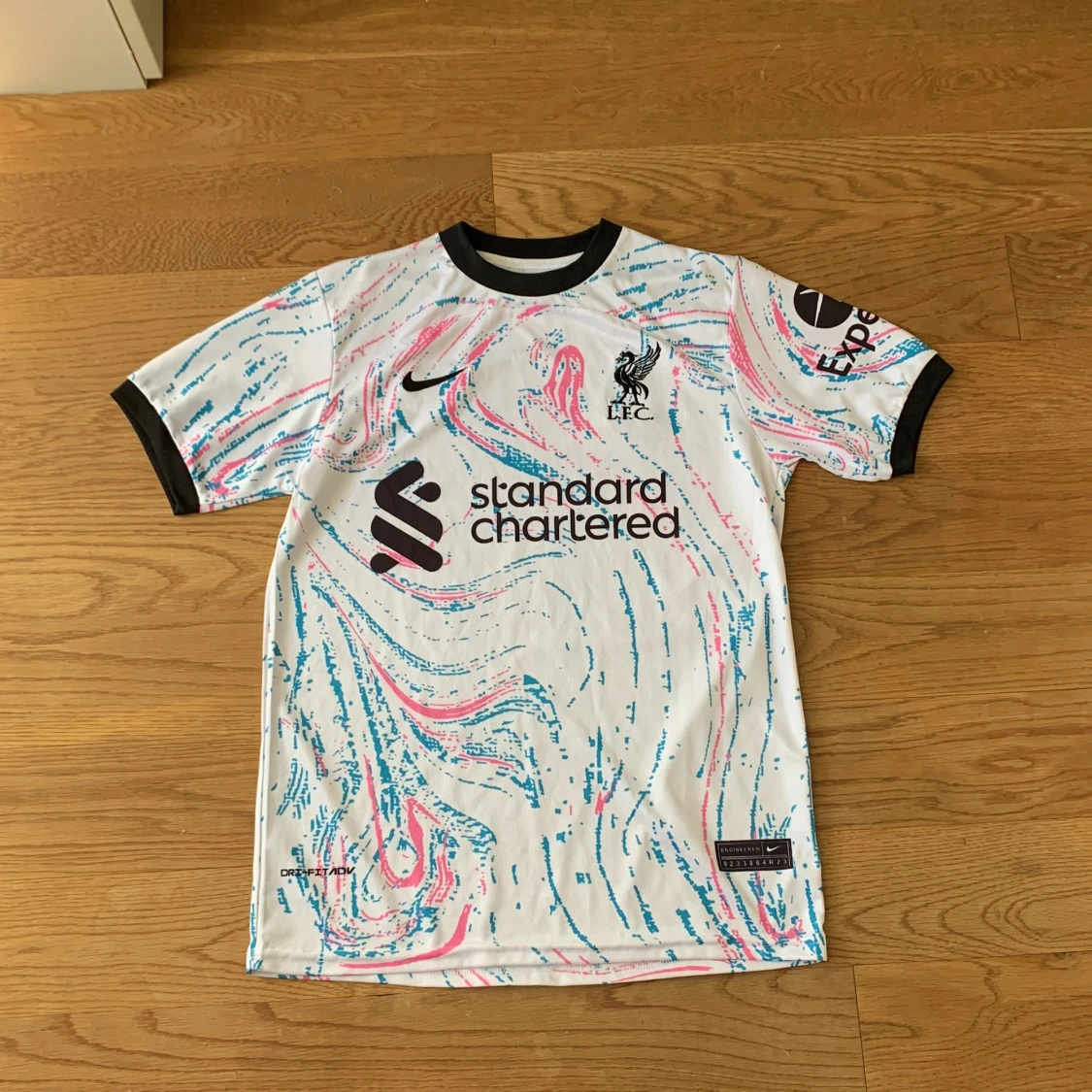 liverpool limited edition tröja 