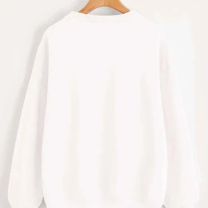 vit sweatshirt storlek M - Har aldrig använt, bara testat, storlek M men sitter som en S 