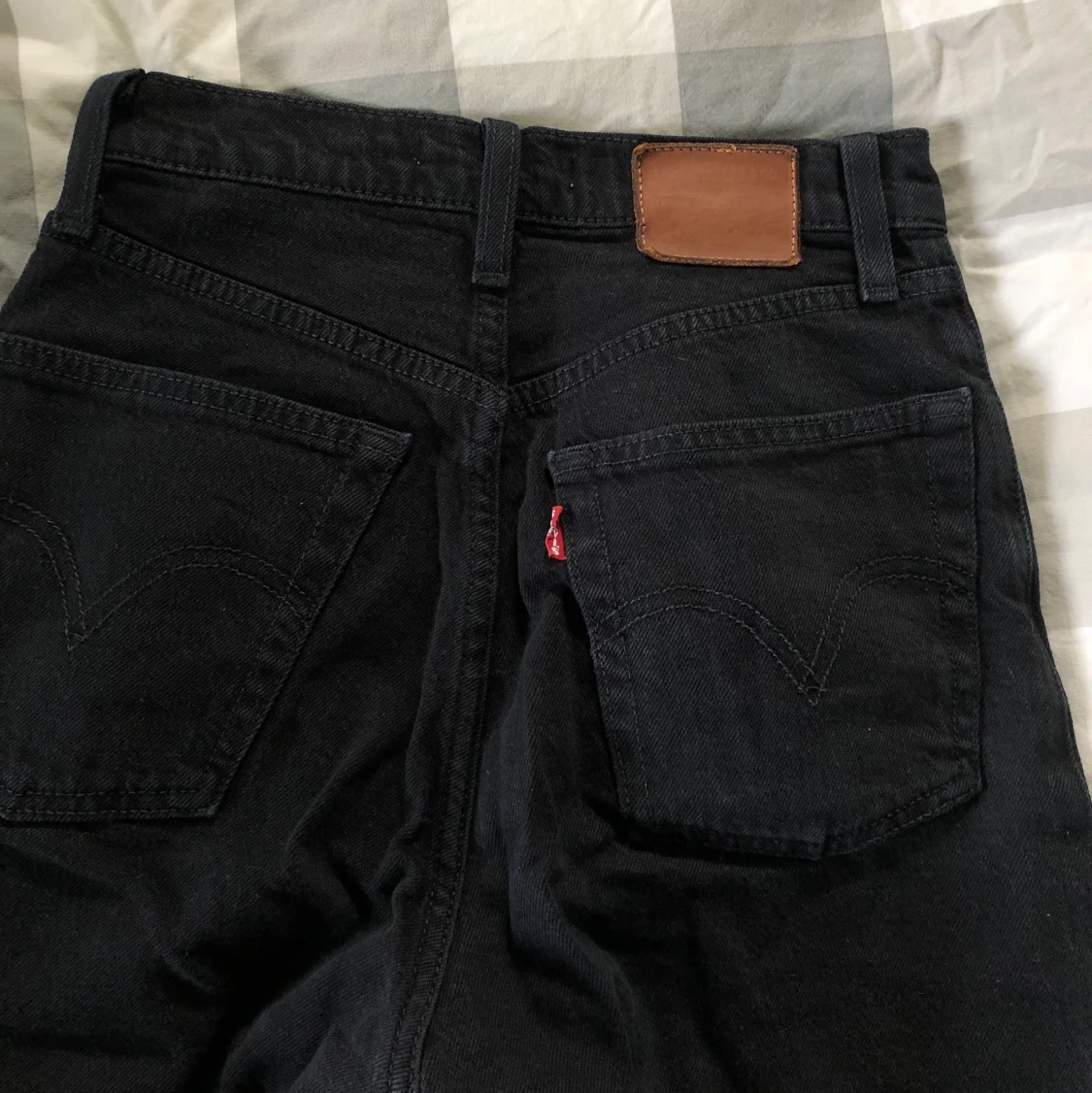 Levis svarta jenas  - 91