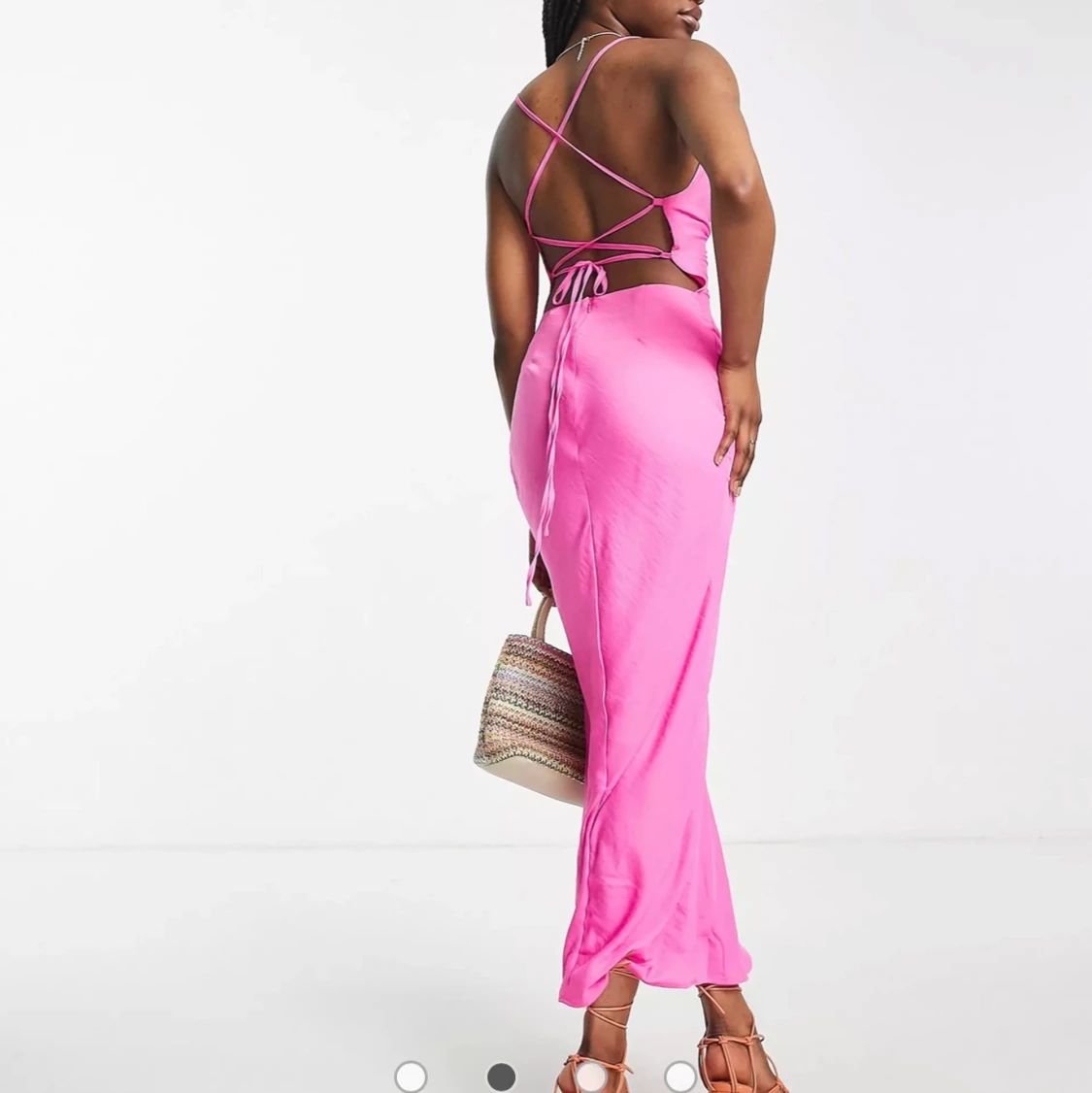 Rosa midiklänning från Asos - 90