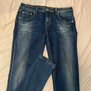 Vintage lågmidjade jeans - Bra skick, jeans som såldes länge sen (runt 2010) men Legat i garderoben oanvänd.