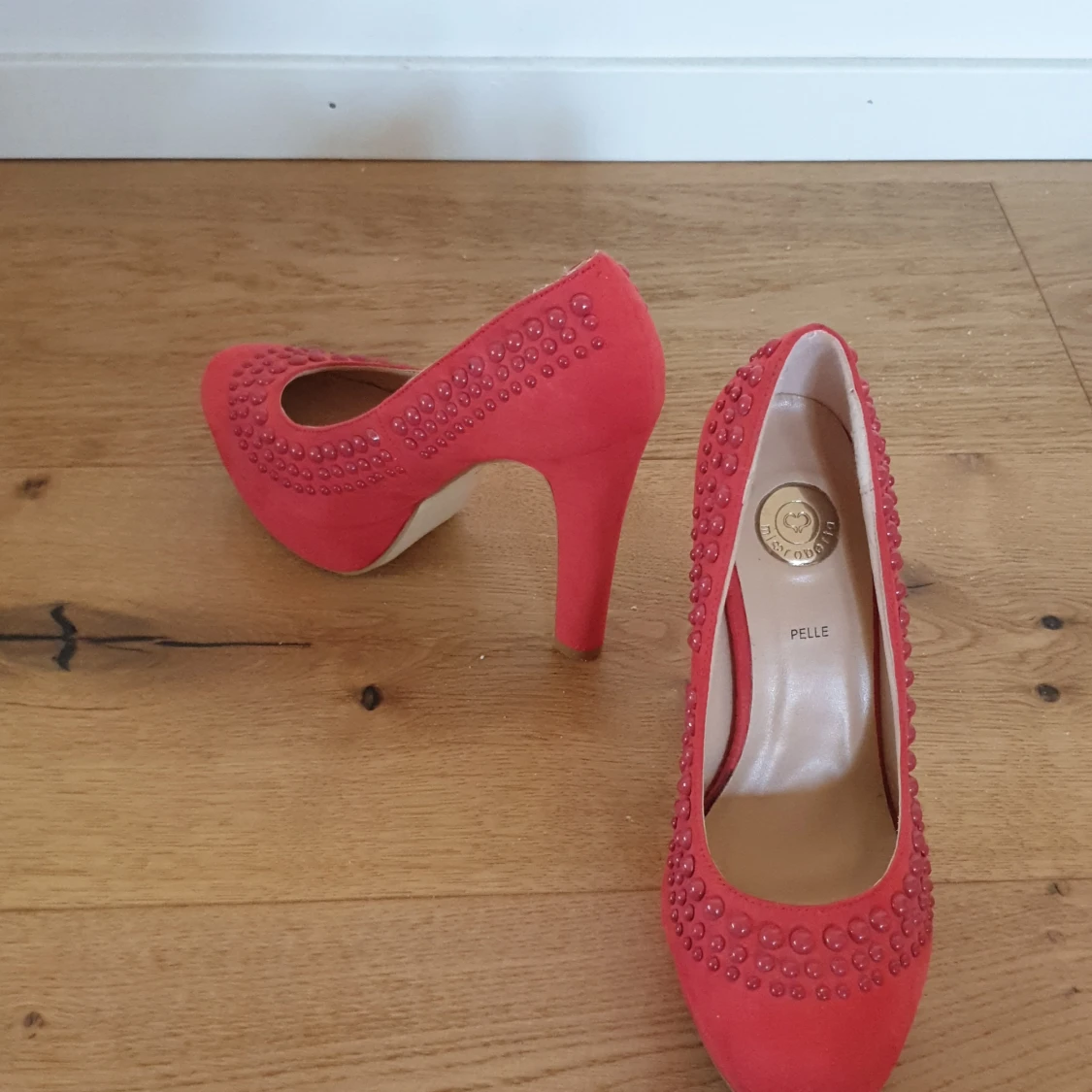 Red pumps - 91