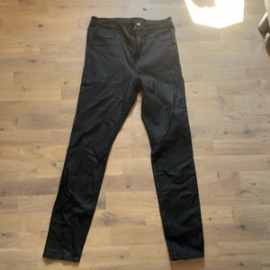 Skinnbyxor - Skinnimitation, Passar strl L