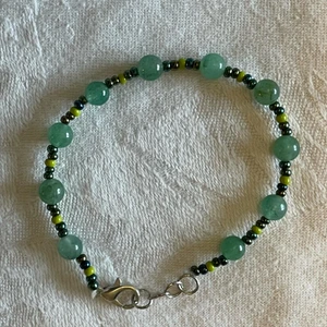 Aventurin-armband - Armband med grön aventurin, gröna pärlor och spänne av rostfritt stål💚