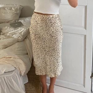 Prickig kjol  - Superfin kjol från neo noir 👏🏼 