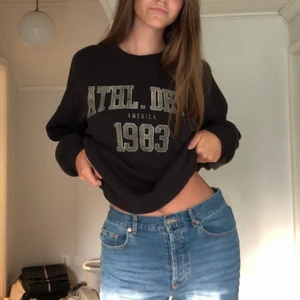 Sweatshirt från gina - En snygg tröja från gina!! 