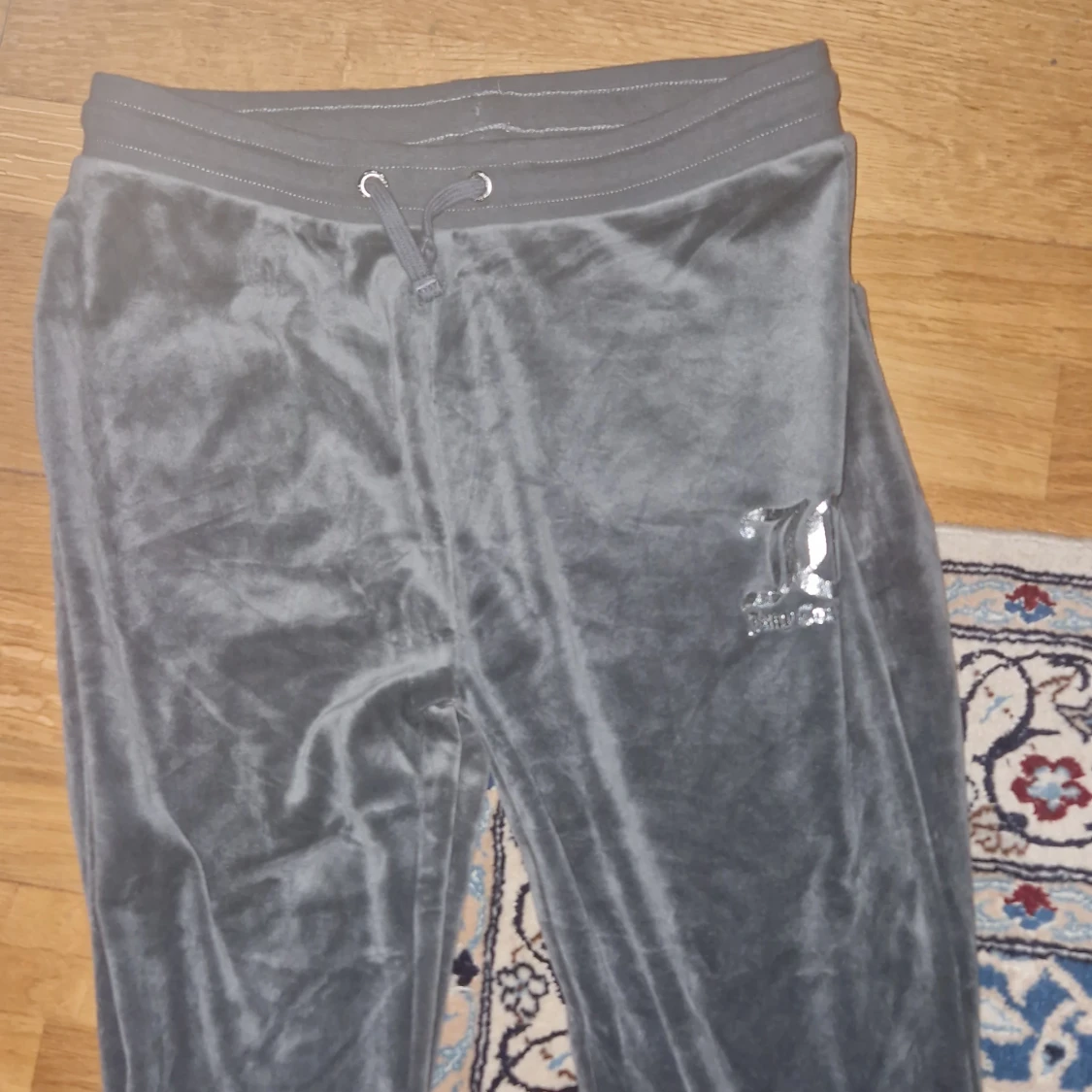 Juciy byxor st 15-16 år