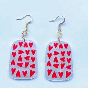 Hearts örhängen ❤️ - Nickelfria krokar och fri frakt ❤️