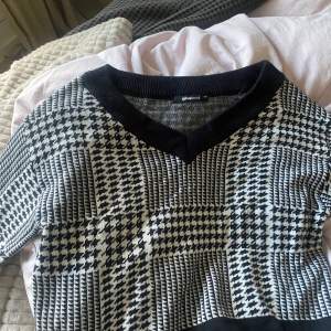 Säljer denna jättefina stickade tröjan från Gina då det inte är min stil längre, aldrig använd. Storlek xxs. 200kr + frakt💕💕