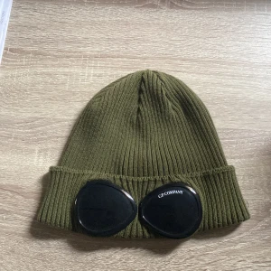 Cp company - Grön cp Company mössa typ aldrig använd 9/10 i skick