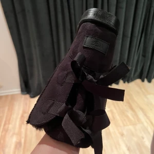 Uggs - Jätte fina Uggs  nu till vintern! Helt ny köpta aldrig använda då de inte va min stil. Swish only