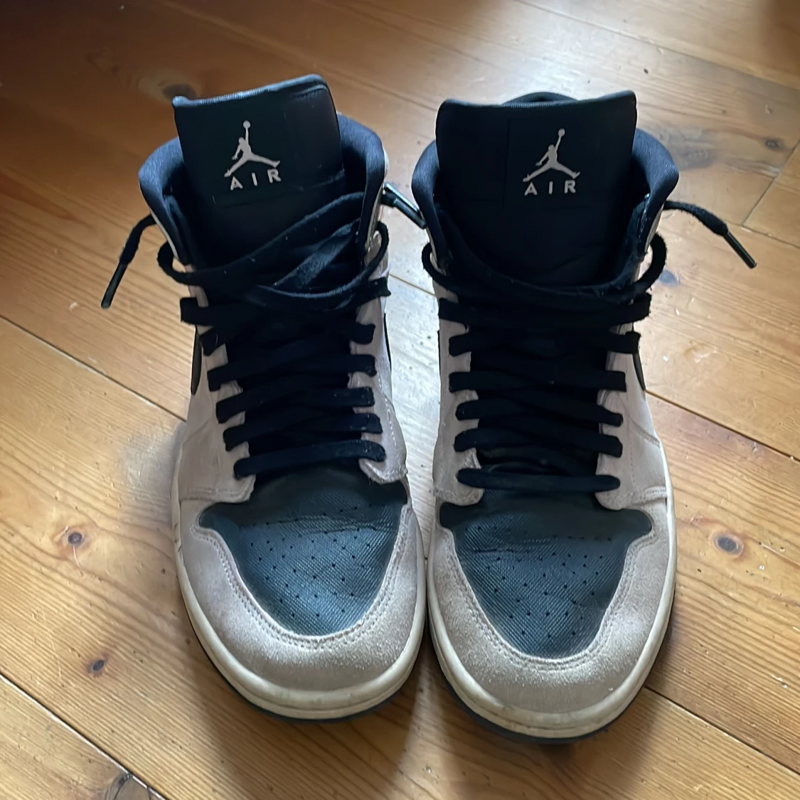 Jordan 1s Pink holographic