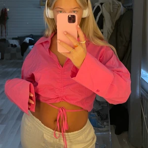 Rosa topp💖 - Rosa skjorta med dragsko💖💗💕