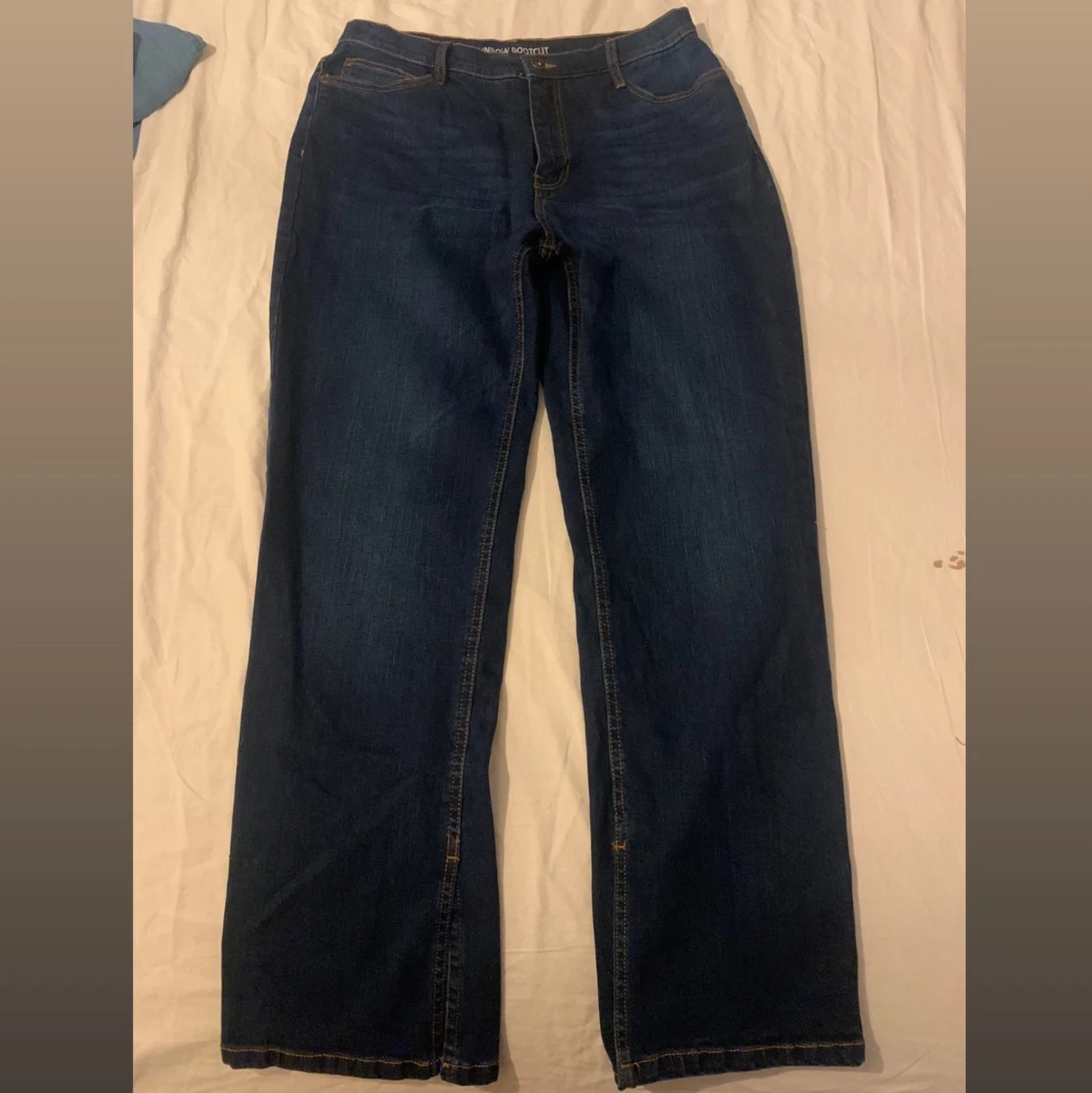 Utsvängda jeans