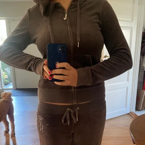 Juicy couture set - Säljer detta vintage juicy set🙌🏼 low Rise byxor, i storlek S. Pris kan diskuteras.