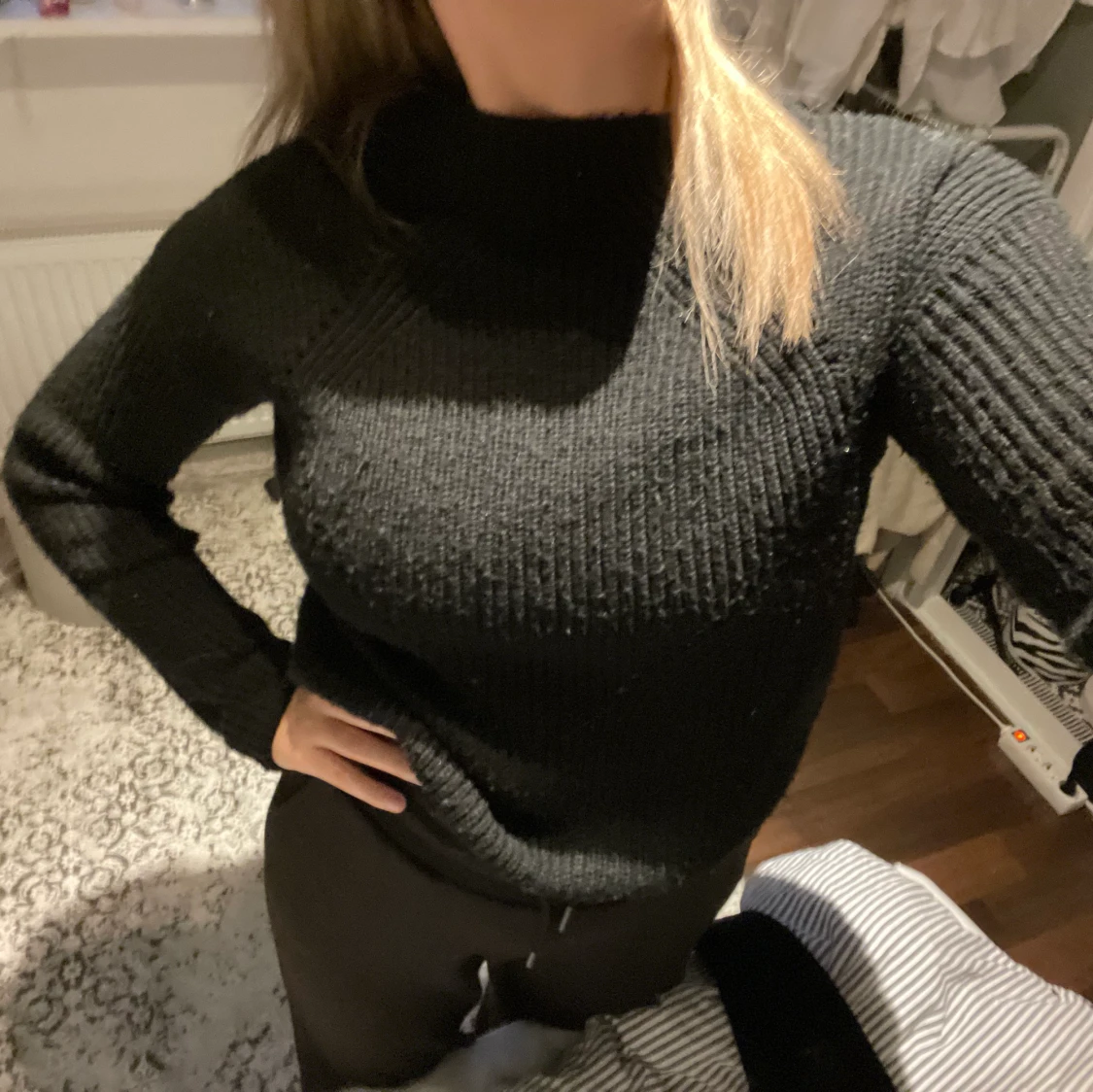 Svart stickad tröja - 90