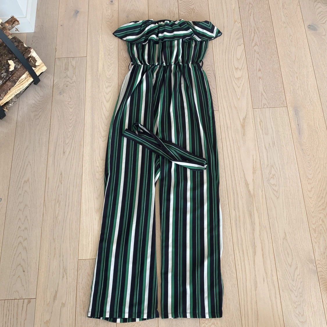 Ribbad jumpsuit från Gina Trico