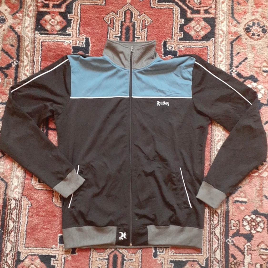 Hirley co  zip up sweater size: L  "Quality garanteed" - 90