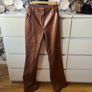 Madlady skinnbyxor - Hunter - Köpta förra året men har ej kommit till så stor användning eftersom jag hade behövt en större storlek. Storlek 36/S & nypriset är 499kr. 