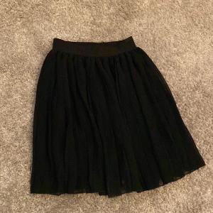 Kjol - Kontakta för frågor💕