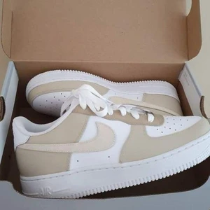 Nike air force - Ett par Nike air Force inga skador eller fläckar