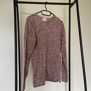 Tröja - Din lokala garderob skickar med PostNord för 59 Kr. Ni står för kostnaden av frakt. 