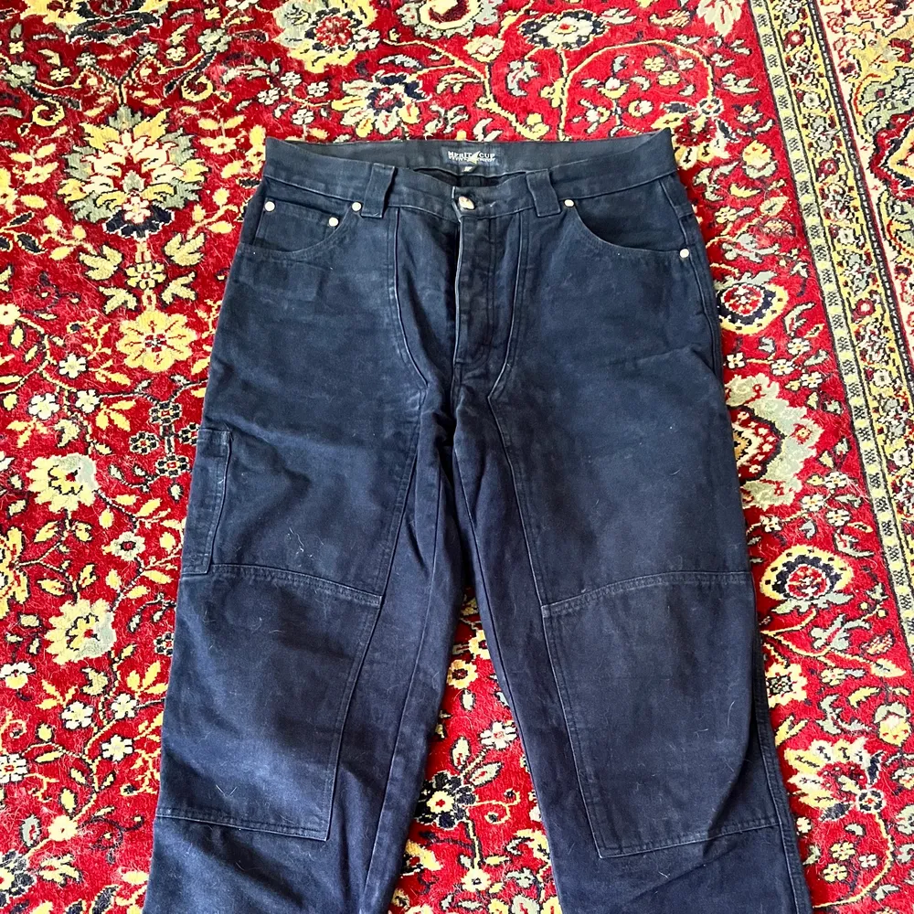 Köpta second hand. Mid waist. Köpare står för frakt.. Jeans & Byxor.