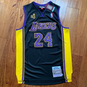 Lakers #24 Men's Sports Vest Jersey - Basketball jersey sports vest is suitable for a variety of scenes: outdoor sports/running/walking/be Ach/ It's second-hand but not worn, so it means that you will get a sports jersey that suits you like. If you have any questions about it, please contact 