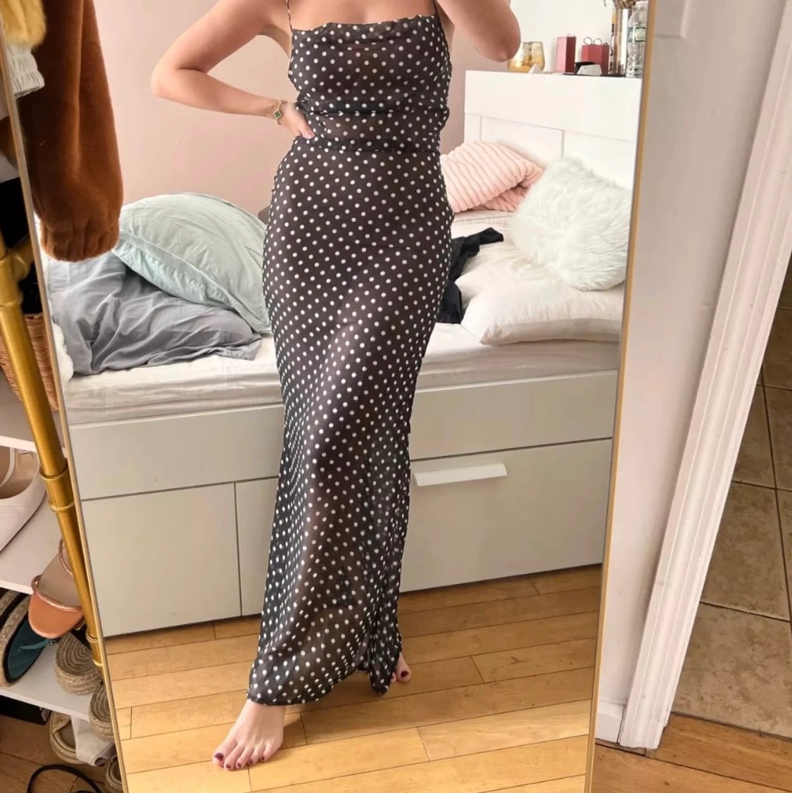 Transperant prickig klänning - 90