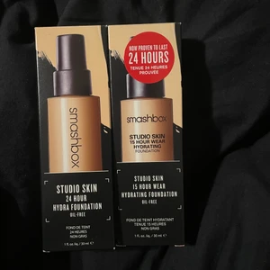 SMASHBOX FOUNDATION  - helt oanvända inte ens testade 