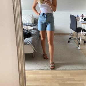 Blåa jeans shorts - 170 cm, 68 kg
