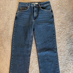 ❗️Blåa jeans från NA-KD❗️ - 💕Säljer dessa jeans då jag inte använder den längre. Den är i storlek 36💕