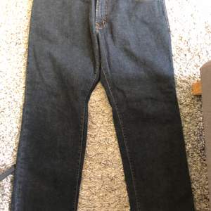 Mörkblå Pierre cardin jeans. Storlek w35/l30. Original pris 1200kr