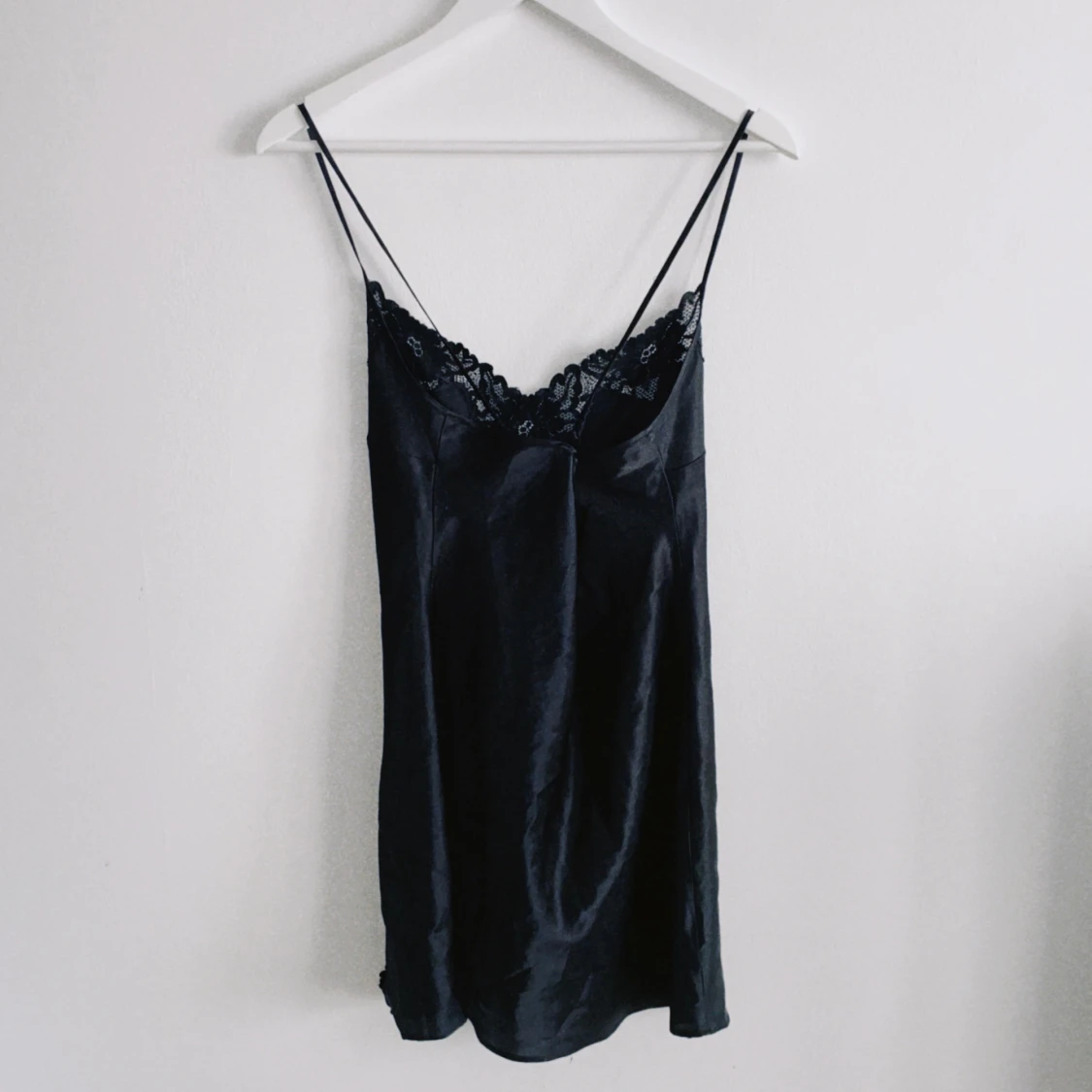 svart slip dress - 90