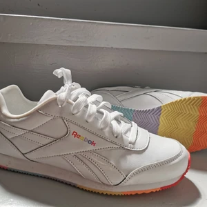 Reebok Stl 39  - Använd en gång 