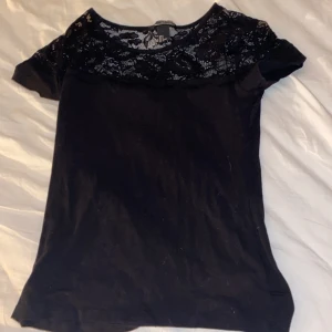 Tröja  - Använd 1 gång 