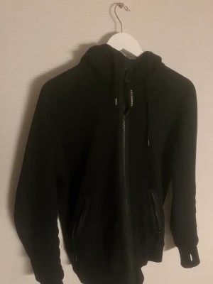 M - Riktiga pris 2799kr 10/9