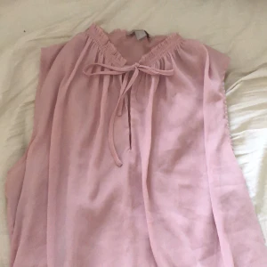 Kortärmad löst linne ljus rosa  - Ljusrosa 