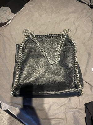 Tiamo väska - Fin tiamo väska i fint skick.  Bud från 500kr. 🤍 pm vid fler frågor och bilder.