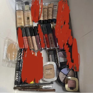 Smink  - 30kr/st + frakten  Det som är markerat med rött är såld❤️