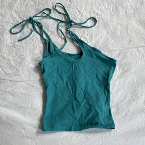 Festtopp - Festtopp eller bara ett sommarlinne🌊 supa cool, aldrig använt:) något ljusare färg i verkligheten 