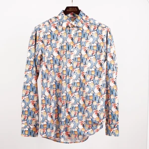 Mönstrad skjorta från Eton - Skjorta från Eton med paisley motiv.   Eton är ett svenskt märke som grundades i orten Gånghester utanför Borås 1928.  Skjortan har en smal passform.  Mått, i cm: Krage: 40 Bröst: 108 Rygglängd: 78 Midja: 96 Ärmlängd: 67 Stuss: 104