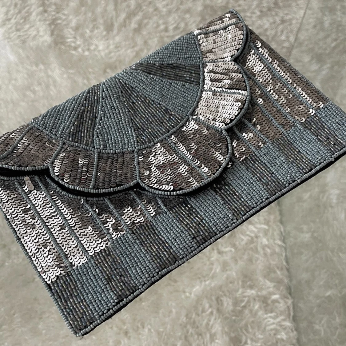 Party väska m. Pärlor & paljetter 