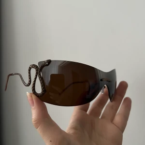 unika solglasögon  - från märket prestige. köpta på 00-talet. kan mötas i stockholm eller frakta. 🖤man köper genom att kontakta mig.