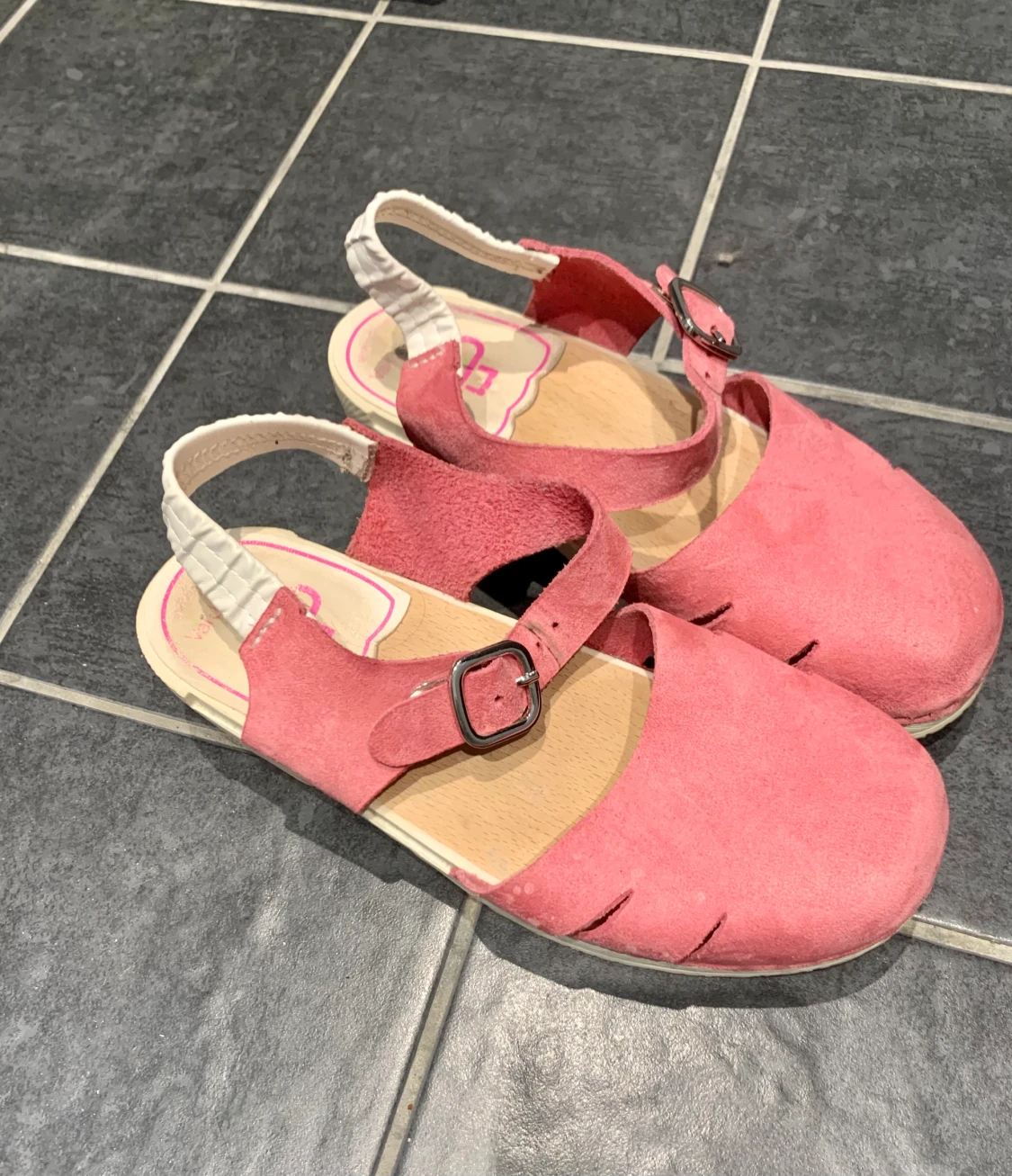 Rosa skor st 39 Vårdväskan