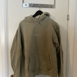 Mennace hoodie - Storlek M