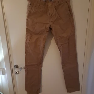 Chinos knowledge cotton  - Chinos från Knowledge Cotton Apparel, knappt använda, stl 31/34