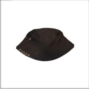 Buckethat  - Säljer denna för att jag råka köpa två en och samma!