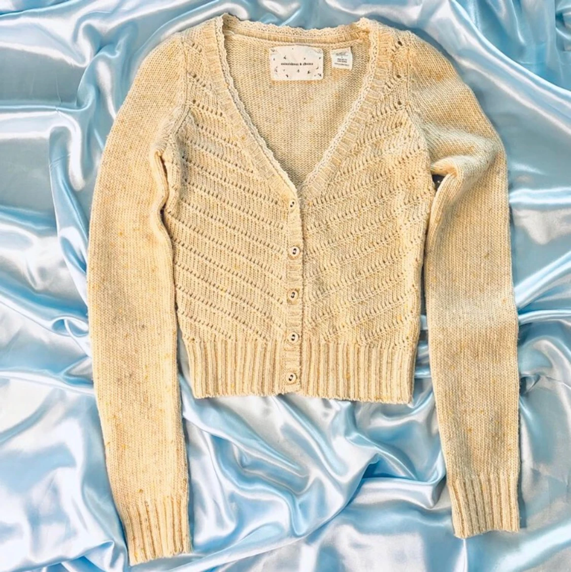 Gul stickad kofta - 91