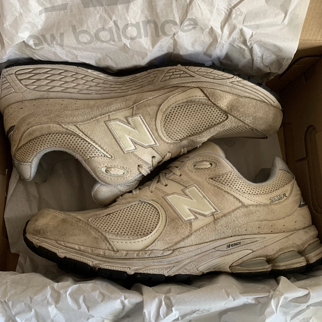 New Balance 2002r Bone with Light Aluminium  - 90